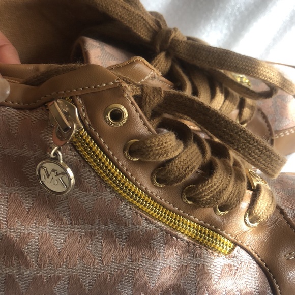 Kids Michael Kors Vegan Sneakers - Size 1 - Picture 9 of 16